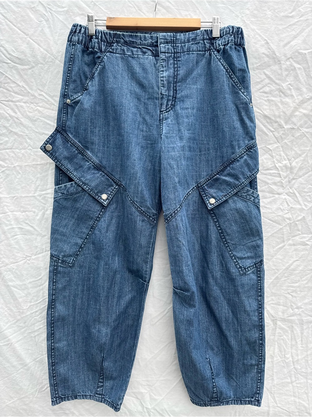Pilcro Utility Curve Mid-Rise Relaxed-Leg Jeans - Picture 4 of 10
